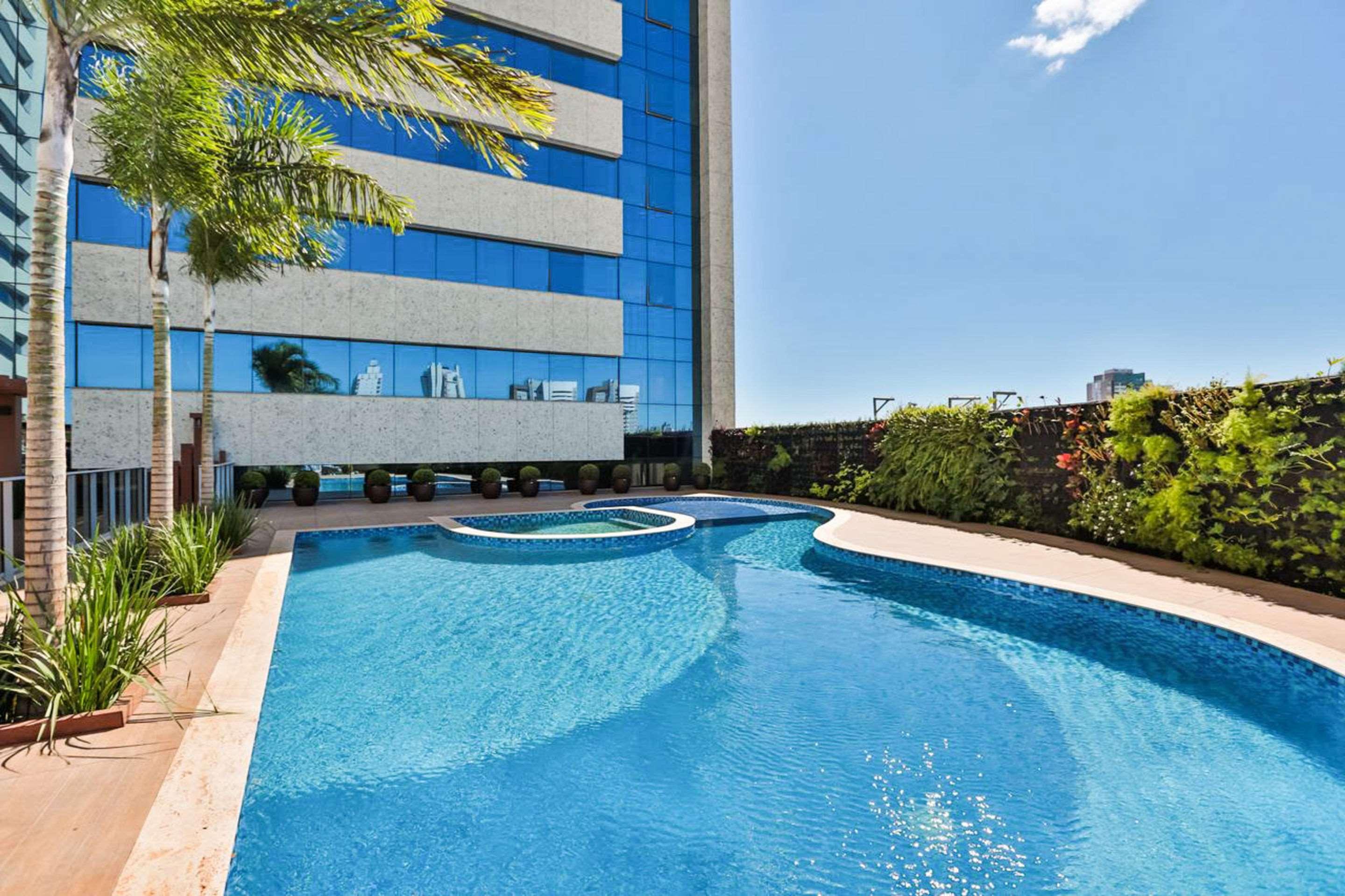 Transamerica Collection Goiânia Exteriör bild Swimming pool