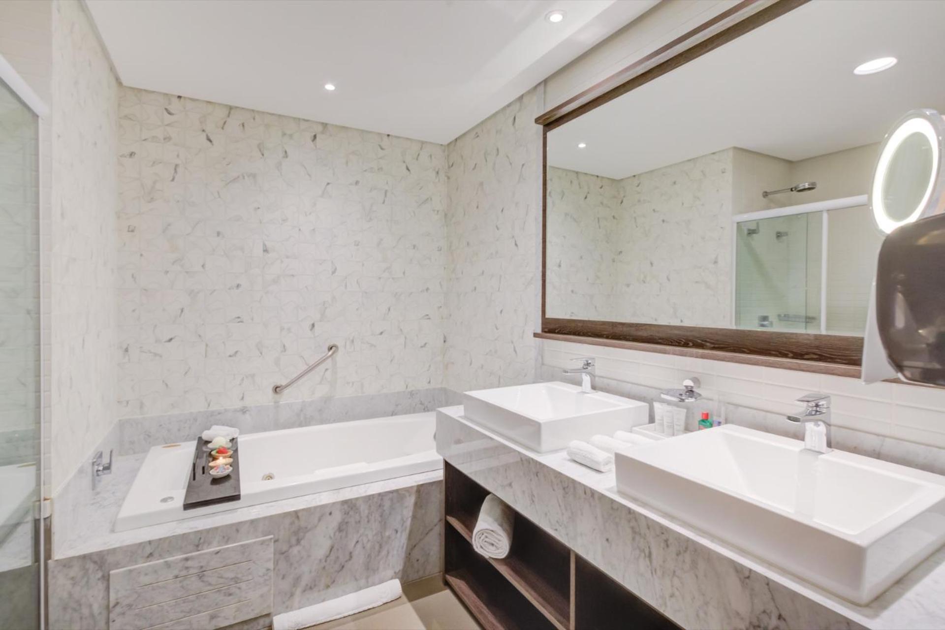 Transamerica Collection Goiânia Exteriör bild Bathroom