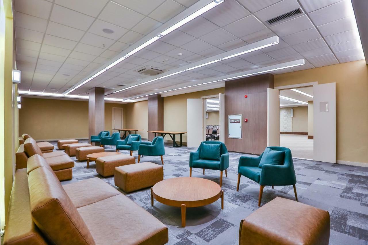 Transamerica Collection Goiânia Exteriör bild The 2018 renovated lobby of the Student Union Building